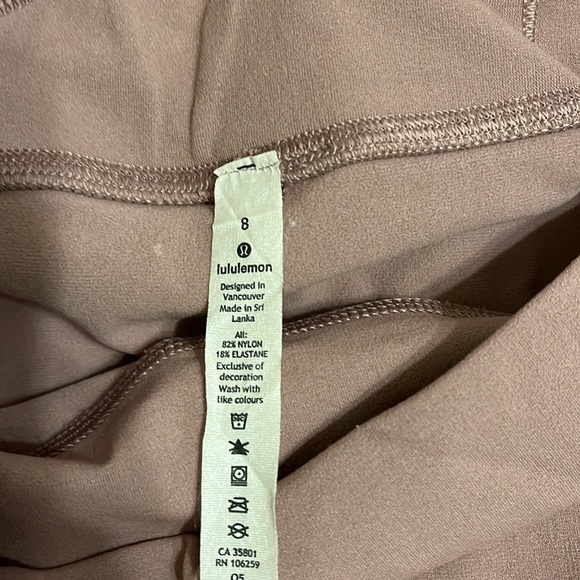Light purple Lululemon tights - Picture 3 of 5